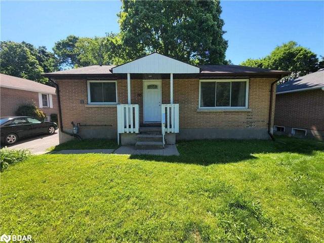 MAIN - 193 Wellington St E, House detached with 3 bedrooms, 1 bathrooms and 2 parking in Barrie ON | Image 1