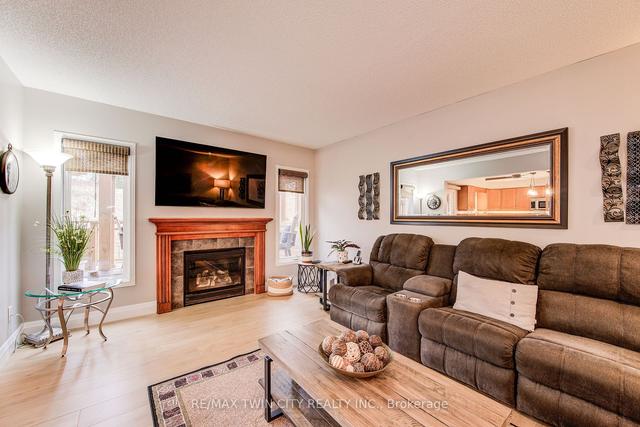 909 Isaiah Pl, House detached with 4 bedrooms, 4 bathrooms and 4 parking in Kitchener ON | Image 2