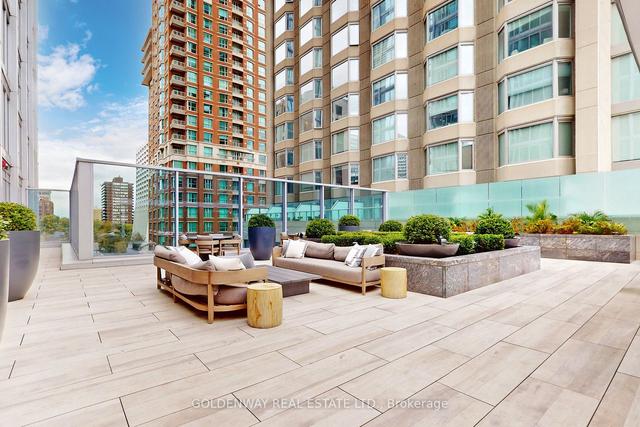 1804 - 188 Cumberland St, Condo with 2 bedrooms, 2 bathrooms and 1 parking in Toronto ON | Image 5