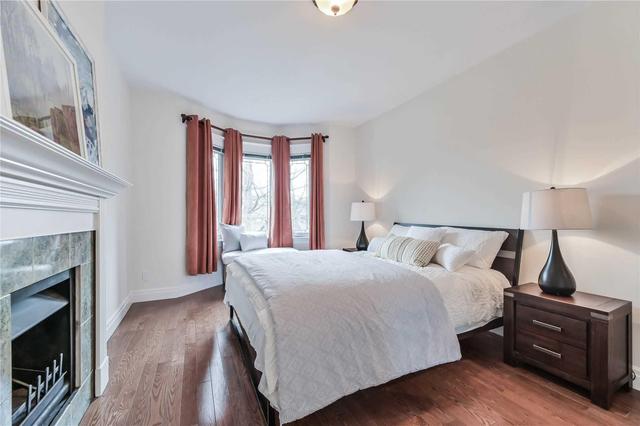 66 Westmount Ave, House detached with 3 bedrooms, 3 bathrooms and 2 parking in Toronto ON | Image 11