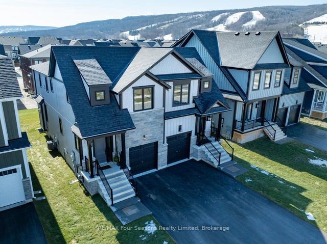 121 Black Willow Cres, Condo with 3 bedrooms, 4 bathrooms and 3 parking in The Blue Mountains ON | Image 1