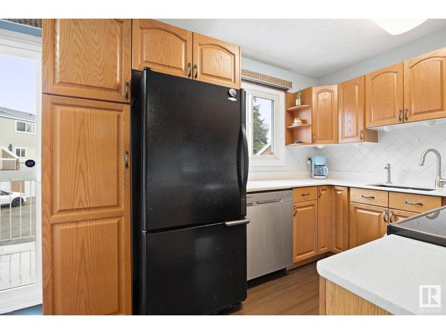 10790 31 Av Nw Nw, House attached with 3 bedrooms, 1 bathrooms and null parking in Edmonton AB | Image 15