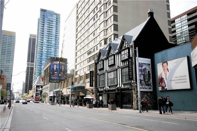 PH2011 - 914 Yonge St, Condo with 2 bedrooms, 1 bathrooms and 1 parking in Toronto ON | Image 12