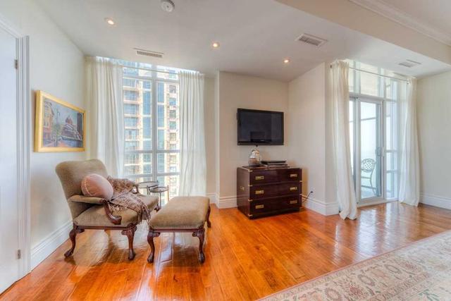 PH-1 - 360 Pearl St, Condo with 2 bedrooms, 3 bathrooms and 2 parking in Burlington ON | Image 9