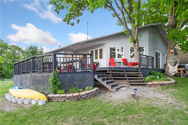 71 Blue Heron Lane, House detached with 3 bedrooms, 2 bathrooms and 6 parking in Frontenac Islands ON | Image 36