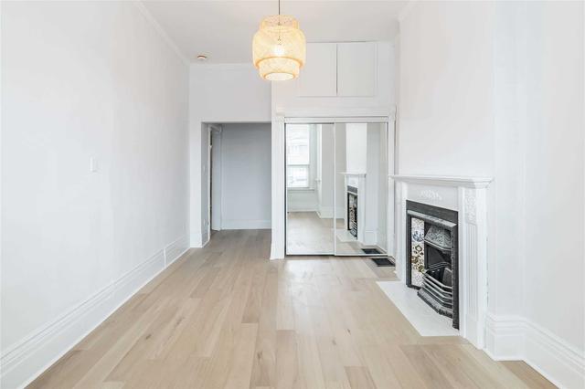 MAIN - 274 Ossington Ave, House semidetached with 2 bedrooms, 1 bathrooms and 2 parking in Toronto ON | Image 23