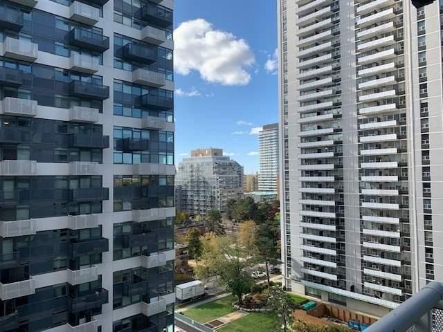 909 - 99 Davisville Ave, Home with 1 bedrooms, 1 bathrooms and 1 parking in Toronto ON | Image 9