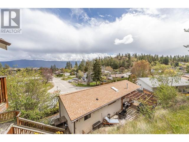 13606 Cartwright Ave, House detached with 3 bedrooms, 2 bathrooms and null parking in Summerland BC | Image 38