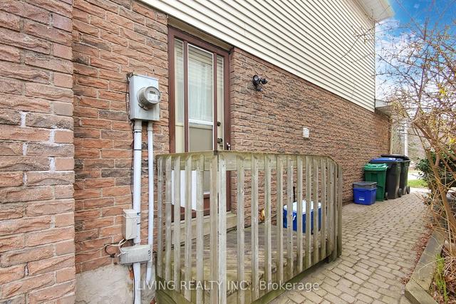 01 - 855 Queen St W, House detached with 3 bedrooms, 3 bathrooms and 1 parking in Mississauga ON | Image 30