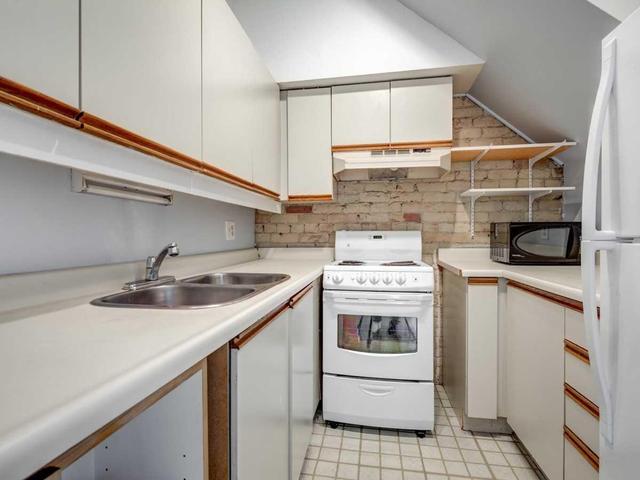 MAIN - 1392 King St W, House detached with 1 bedrooms, 1 bathrooms and null parking in Toronto ON | Image 10