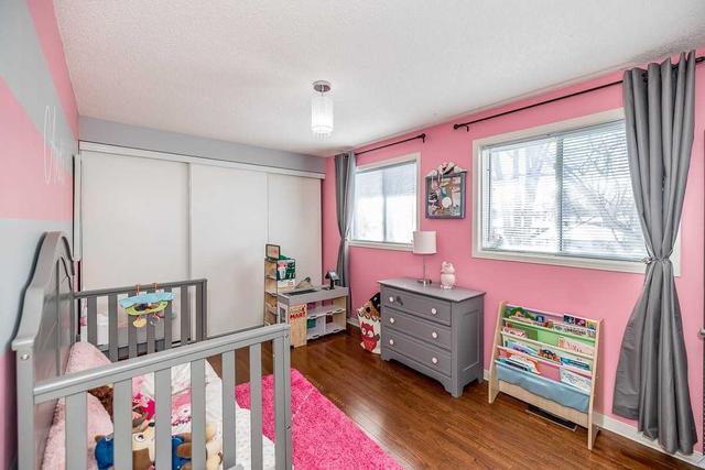 9 Jones Dr, House detached with 2 bedrooms, 2 bathrooms and 4 parking in Barrie ON | Image 4