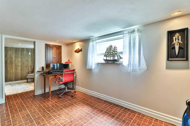 MAIN - 239 Angelene St, House detached with 2 bedrooms, 1 bathrooms and 6 parking in Mississauga ON | Image 20