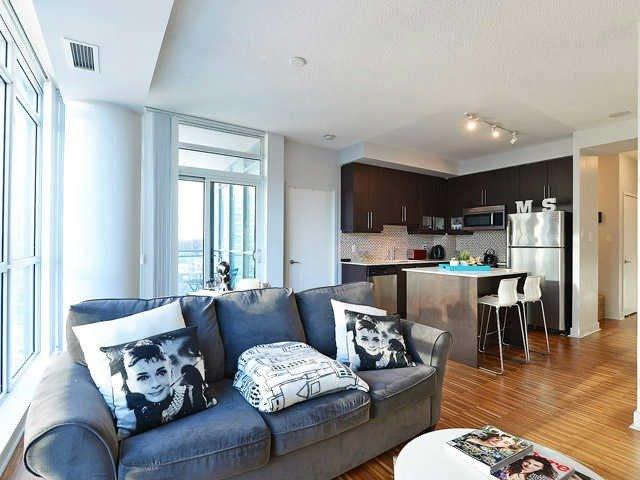 909 - 1171 Queen St W, Condo with 2 bedrooms, 2 bathrooms and 1 parking in Toronto ON | Image 8