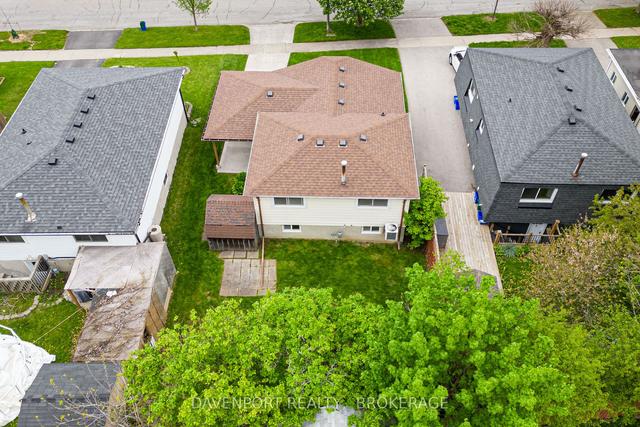 128 Christopher Dr, House detached with 3 bedrooms, 1 bathrooms and 3 parking in Waterloo ON | Image 19