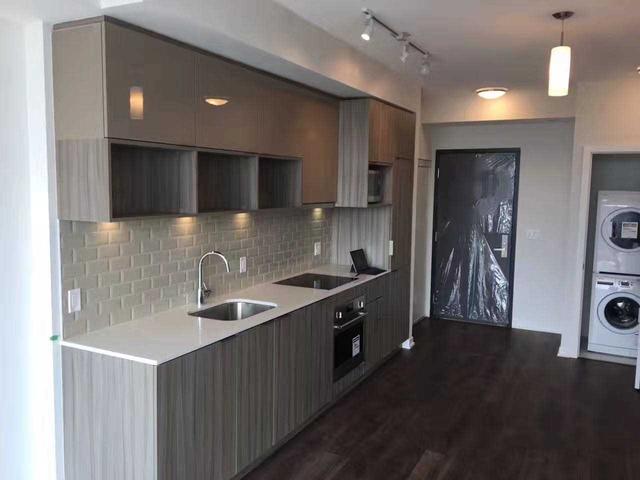 01 - 52 Forest Manor Rd, Condo with 1 bedrooms, 1 bathrooms and 1 parking in North York ON | Image 3