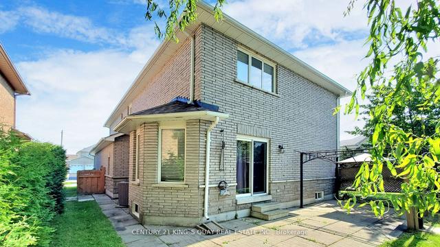 MAIN - 116 Gladstone Ave, House detached with 4 bedrooms, 3 bathrooms and 4 parking in Maple ON | Image 27