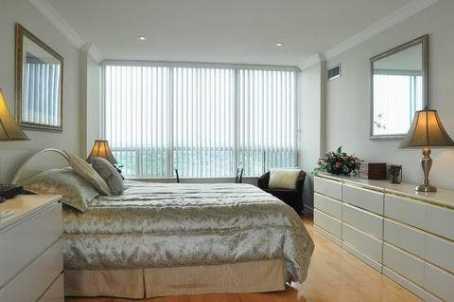 PH1503 - 8501 Bayview Ave, Condo with 3 bedrooms, 2 bathrooms and 3 parking in Richmond Hill ON | Image 7
