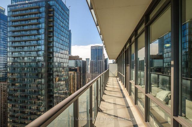 3105 - 832 Bay St, Condo with 2 bedrooms, 2 bathrooms and 1 parking in Toronto ON | Image 11