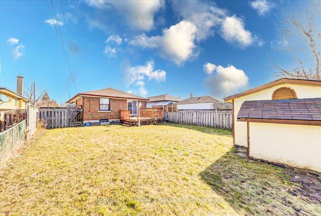 MAIN - 28 Sharbot Ave, House detached with 3 bedrooms, 2 bathrooms and 2 parking in Scarborough ON | Image 13