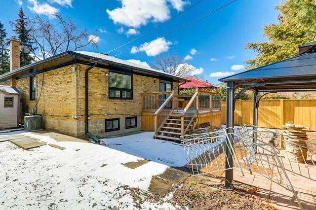 MAIN - 22 N Heights Rd, House detached with 3 bedrooms, 1 bathrooms and 1 parking in Etobicoke ON | Image 10