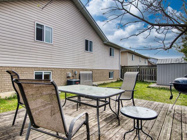 9 Brown Dr, House detached with 6 bedrooms, 2 bathrooms and 3 parking in St. Catharines ON | Image 32