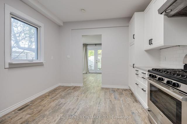 MAIN - 40 Ford St, House detached with 2 bedrooms, 1 bathrooms and 0 parking in Toronto ON | Image 18