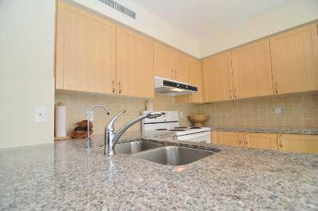 803 - 7 N Park Rd, Condo with 2 bedrooms, 2 bathrooms and 1 parking in Vaughan ON | Image 5