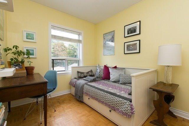 MAIN - 253 Mcroberts Ave, House semidetached with 3 bedrooms, 1 bathrooms and 1 parking in Toronto ON | Image 19