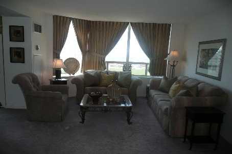 PH208 - 335 Webb Dr, Condo with 2 bedrooms, 2 bathrooms and 1 parking in Mississauga ON | Image 2