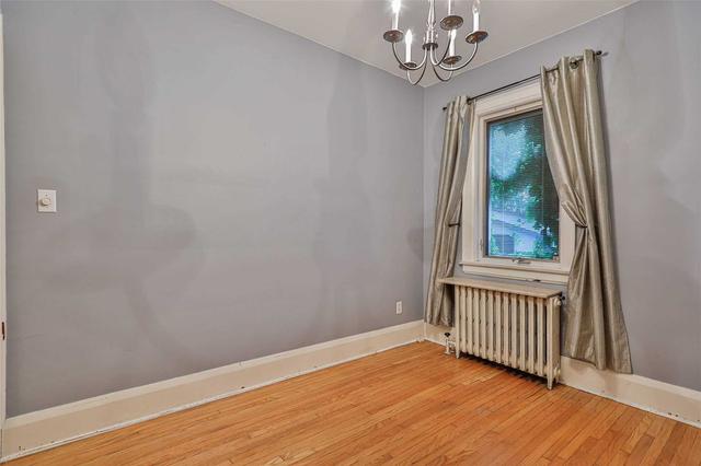 MAIN - 24 3 Rd St, House detached with 2 bedrooms, 1 bathrooms and 3 parking in Etobicoke ON | Image 2