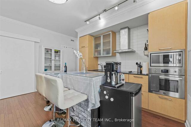 804 - 12 York St, Condo with 3 bedrooms, 2 bathrooms and 1 parking in Toronto ON | Image 29