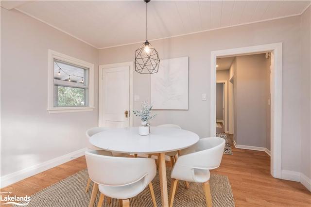 21 Walter St, House detached with 3 bedrooms, 1 bathrooms and 3 parking in Huntsville ON | Image 3