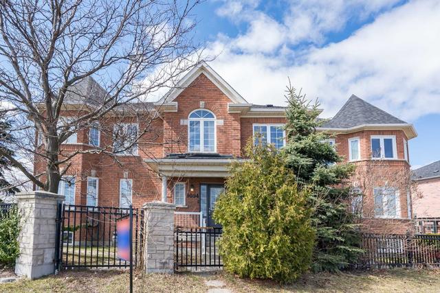 9094 Dufferin St, House attached with 3 bedrooms, 4 bathrooms and 2 parking in Concord ON | Image 1