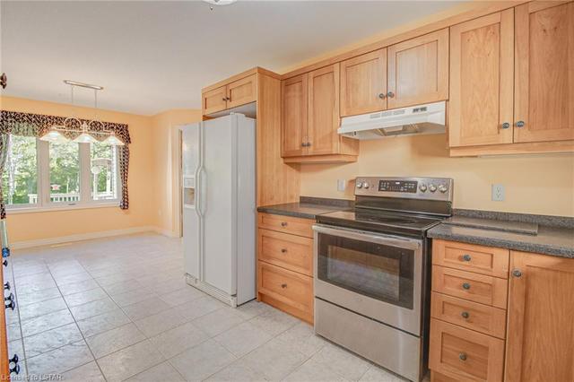 8869 Timberwood Trail, House detached with 5 bedrooms, 2 bathrooms and 12 parking in Grand Bend ON | Image 14