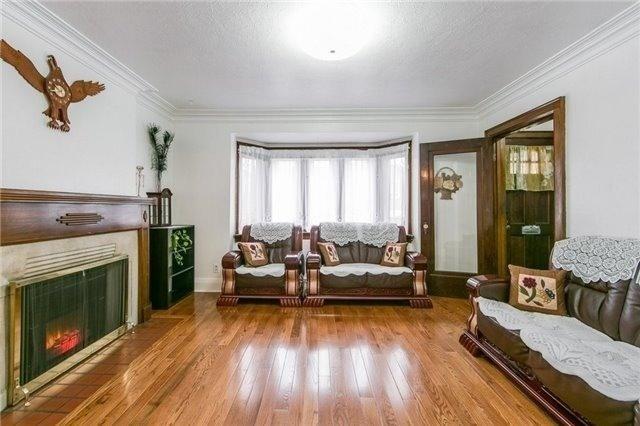 MAIN - 16 Glenside Ave, House detached with 2 bedrooms, 1 bathrooms and 1 parking in Toronto ON | Image 7