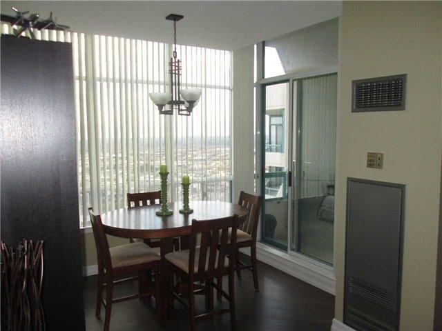 PH16 - 550 Webb Dr, Condo with 2 bedrooms, 1 bathrooms and 1 parking in Mississauga ON | Image 5