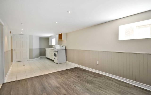 909 Islington Ave, House detached with 2 bedrooms, 2 bathrooms and 3 parking in Etobicoke ON | Image 10