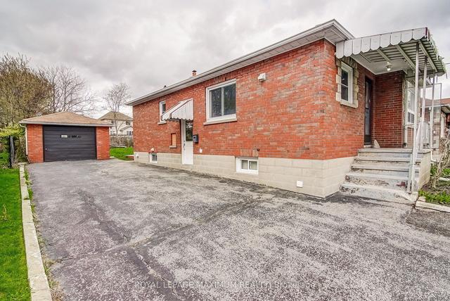 MAIN - 146 Chadburn St, House detached with 3 bedrooms, 1 bathrooms and 3 parking in Oshawa ON | Image 26