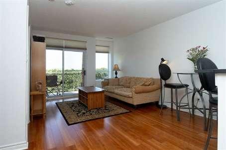 PH-17 - 2495 Dundas St W, Condo with 1 bedrooms, 1 bathrooms and 1 parking in Toronto ON | Image 2
