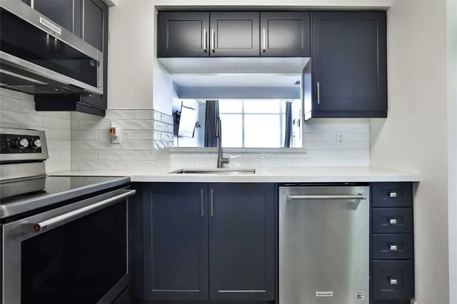 PH-21 - 68 Corporate Dr, Condo with 2 bedrooms, 2 bathrooms and 1 parking in Scarborough ON | Image 18