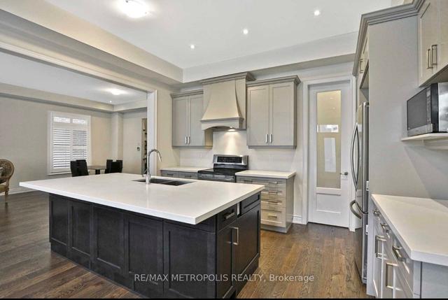 MAIN - 3157 Millicent Ave, House detached with 4 bedrooms, 4 bathrooms and 4 parking in Oakville ON | Image 7