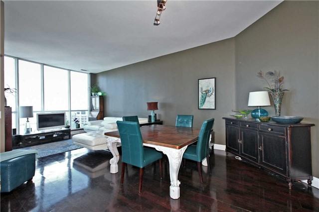 PH-1 - 8 York Rd, Condo with 2 bedrooms, 2 bathrooms and 1 parking in North York ON | Image 3