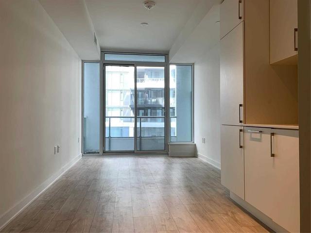 909E - 576 Front St W, Condo with 0 bedrooms, 1 bathrooms and 0 parking in Toronto ON | Image 8