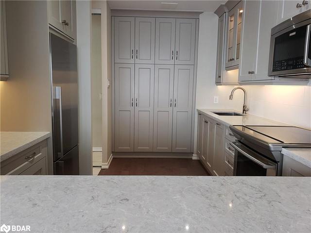 PH-1503 - 181 Collier St, House attached with 2 bedrooms, 2 bathrooms and 2 parking in Barrie ON | Image 5