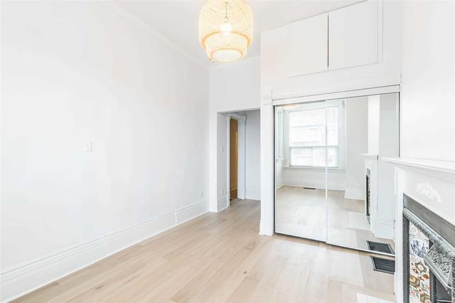 MAIN - 274 Ossington Ave, House semidetached with 2 bedrooms, 1 bathrooms and 2 parking in Toronto ON | Image 2