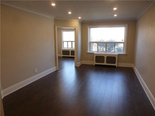 MAIN-1 - 1687 Bathurst St, House detached with 2 bedrooms, 1 bathrooms and 1 parking in Toronto ON | Image 4