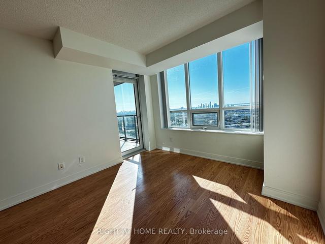 2450 - 25 Viking Lane, Condo with 2 bedrooms, 2 bathrooms and 1 parking in Etobicoke ON | Image 8