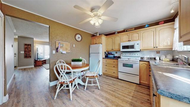 909 Sylvia St, House semidetached with 3 bedrooms, 2 bathrooms and 3 parking in Oshawa ON | Image 26