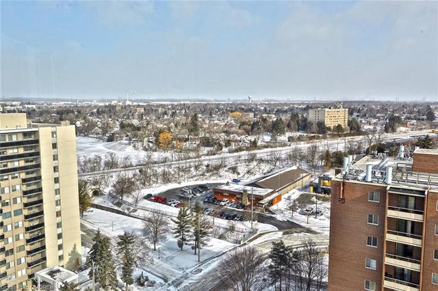 PH2 - 100 Millside Dr, Condo with 2 bedrooms, 2 bathrooms and 2 parking in Milton ON | Image 3