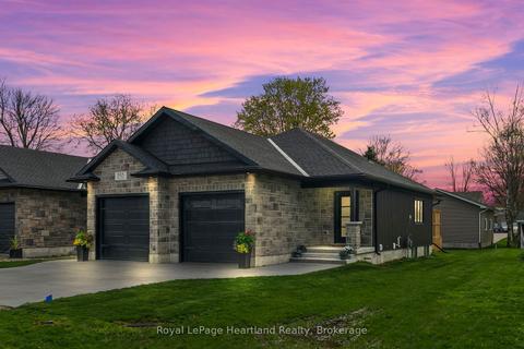 565 Mary St, Huron East, ON, N0G1H0 | Card Image